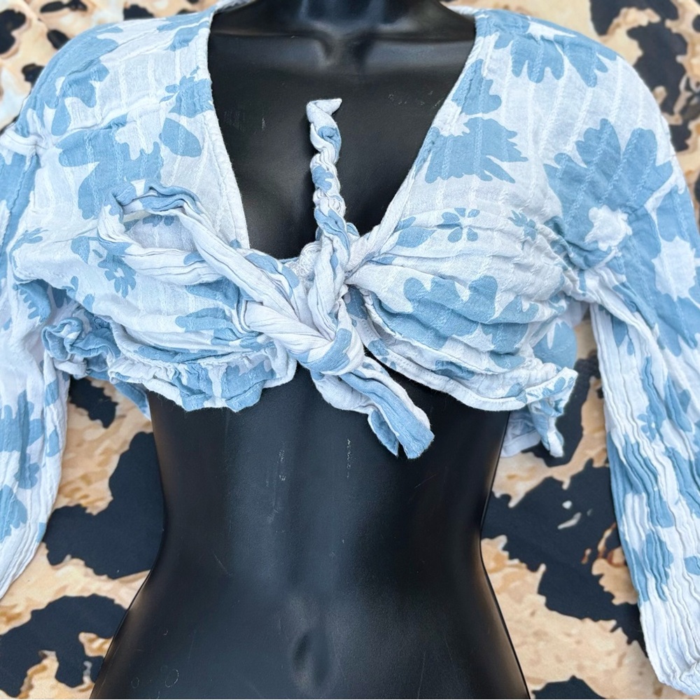 American Eagle Outfitters Light Blue Floral Blouse